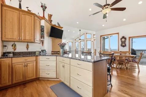 1567 St. Catherine Dubuque IA 52031