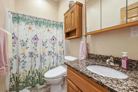 1567 St. Catherine Dubuque IA 52031