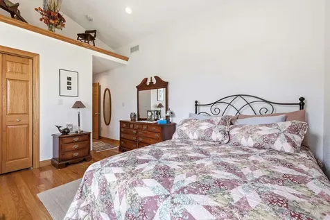 1567 St. Catherine Dubuque IA 52031