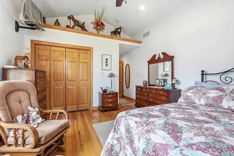 1567 St. Catherine Dubuque IA 52031
