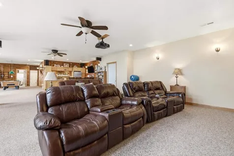 1567 St. Catherine Dubuque IA 52031
