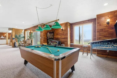 1567 St. Catherine Dubuque IA 52031