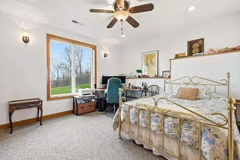 1567 St. Catherine Dubuque IA 52031