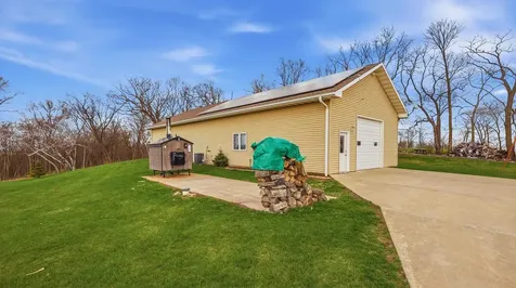 1567 St. Catherine Dubuque IA 52031