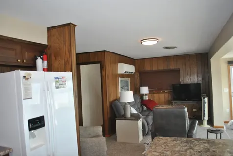 158 Abel Guttenberg IA 52052