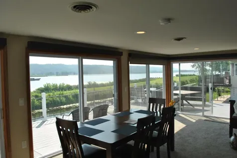 158 Abel Guttenberg IA 52052