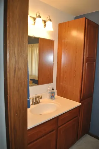 158 Abel Guttenberg IA 52052