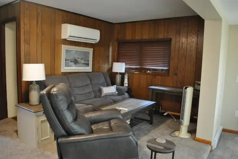 158 Abel Guttenberg IA 52052