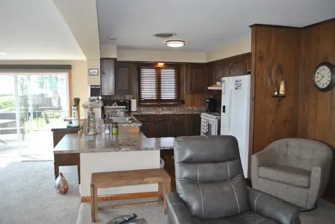 158 Abel Guttenberg IA 52052