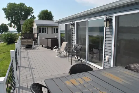 158 Abel Guttenberg IA 52052