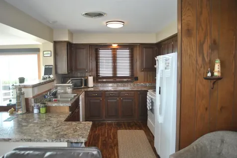 158 Abel Guttenberg IA 52052