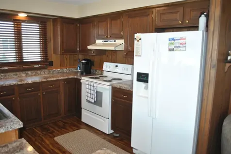 158 Abel Guttenberg IA 52052