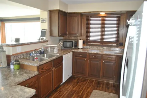 158 Abel Guttenberg IA 52052