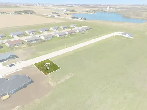 943 10th Street SW Dyersville IA 52040