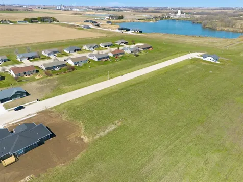 813 10th Street SW Dyersville IA 52040