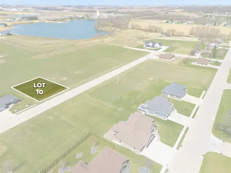 800 8th Street SW Dyersville IA 52040
