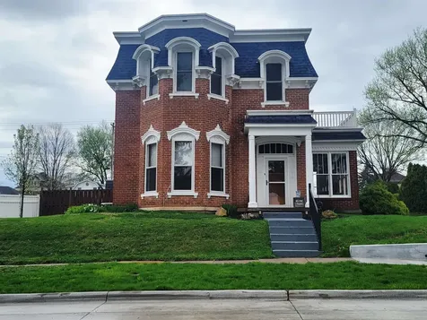 108 N 4th Bellevue IA 52031