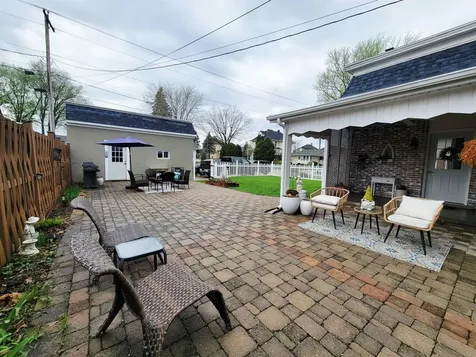 108 N 4th Bellevue IA 52031