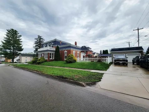 108 N 4th Bellevue IA 52031