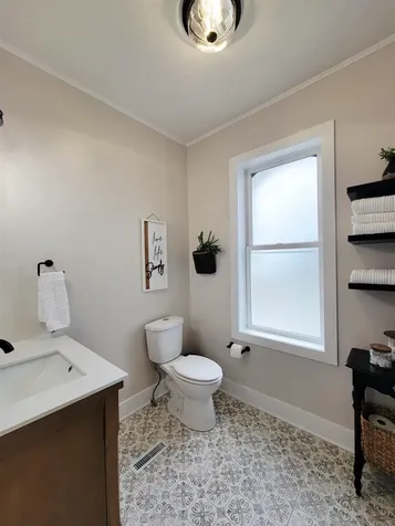 108 N 4th Bellevue IA 52031