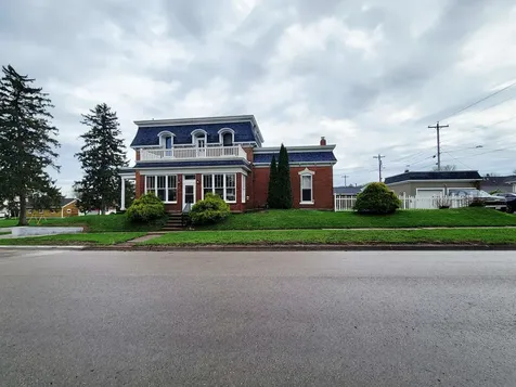 108 N 4th Bellevue IA 52031