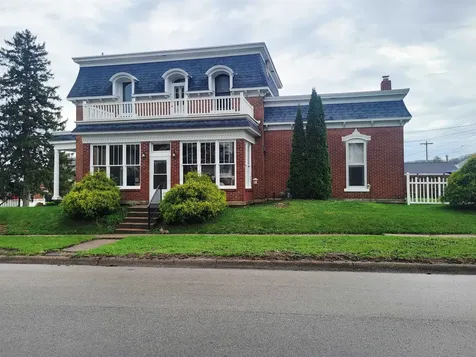 108 N 4th Bellevue IA 52031