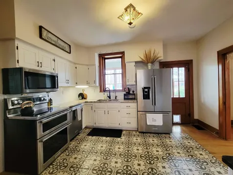 108 N 4th Bellevue IA 52031