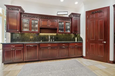 1047 Shady Oaks Dubuque IA 52003