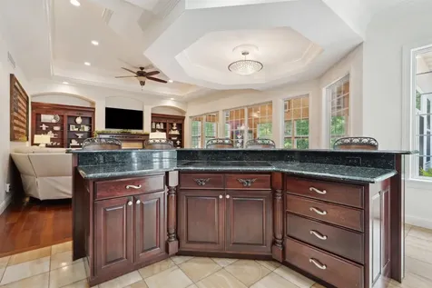 1047 Shady Oaks Dubuque IA 52003