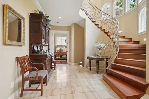 1047 Shady Oaks Dubuque IA 52003