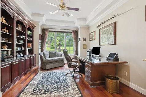 1047 Shady Oaks Dubuque IA 52003