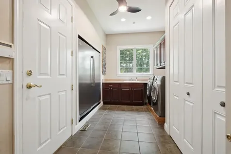 1047 Shady Oaks Dubuque IA 52003