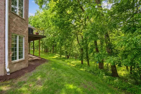 1047 Shady Oaks Dubuque IA 52003