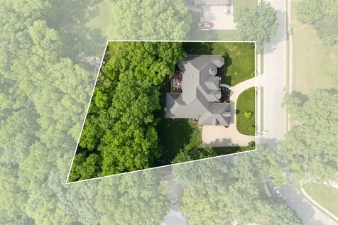 1047 Shady Oaks Dubuque IA 52003