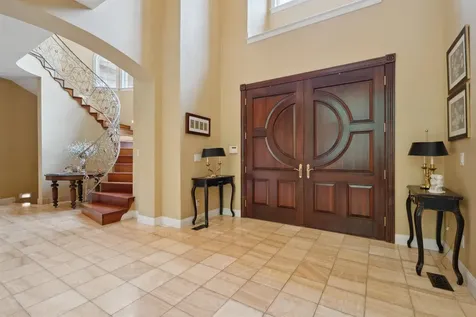 1047 Shady Oaks Dubuque IA 52003