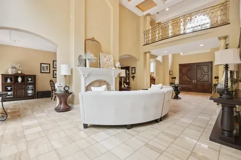 1047 Shady Oaks Dubuque IA 52003