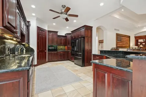 1047 Shady Oaks Dubuque IA 52003