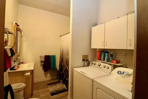 1735 Central Dubuque IA 52001