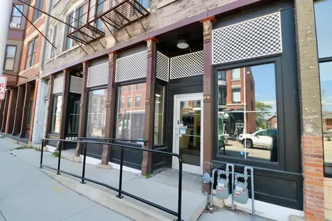 1735 Central Dubuque IA 52001