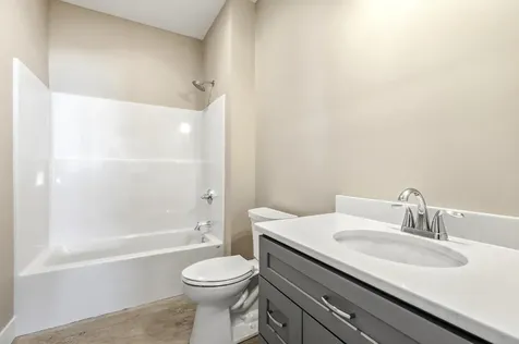 2306 Tiffany Dubuque IA 52001