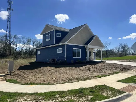 2306 Tiffany Dubuque IA 52001