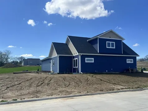 2306 Tiffany Dubuque IA 52001