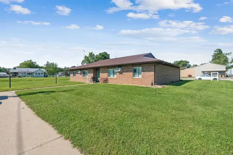 108 S Center Dundee IA 52038