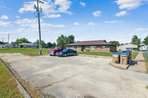 108 S Center Dundee IA 52038