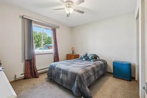 108 S Center Dundee IA 52038