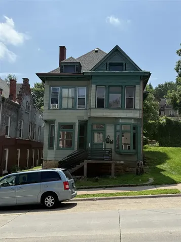 568 Loras Dubuque IA 52001