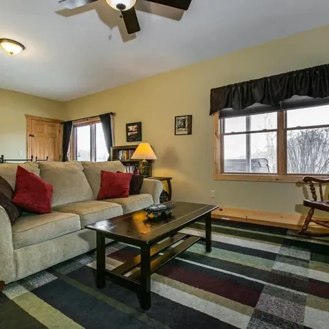11838 Lorelei Dubuque IA 52003