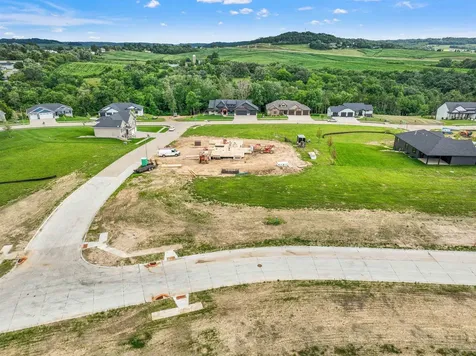 Lot 75 Waterbridge Dubuque IA 52003