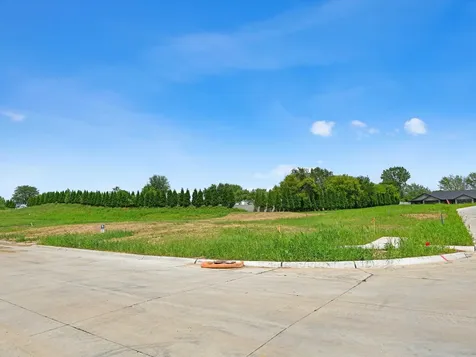 Lot 125 Edenbrook Dubuque IA 52003