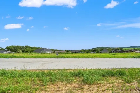 Lot 73 Waterbridge Dubuque IA 52003